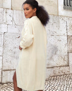 Damen Grobstrickmantel mit eleganten Zopfdetails und lässigem Schnitt EB
