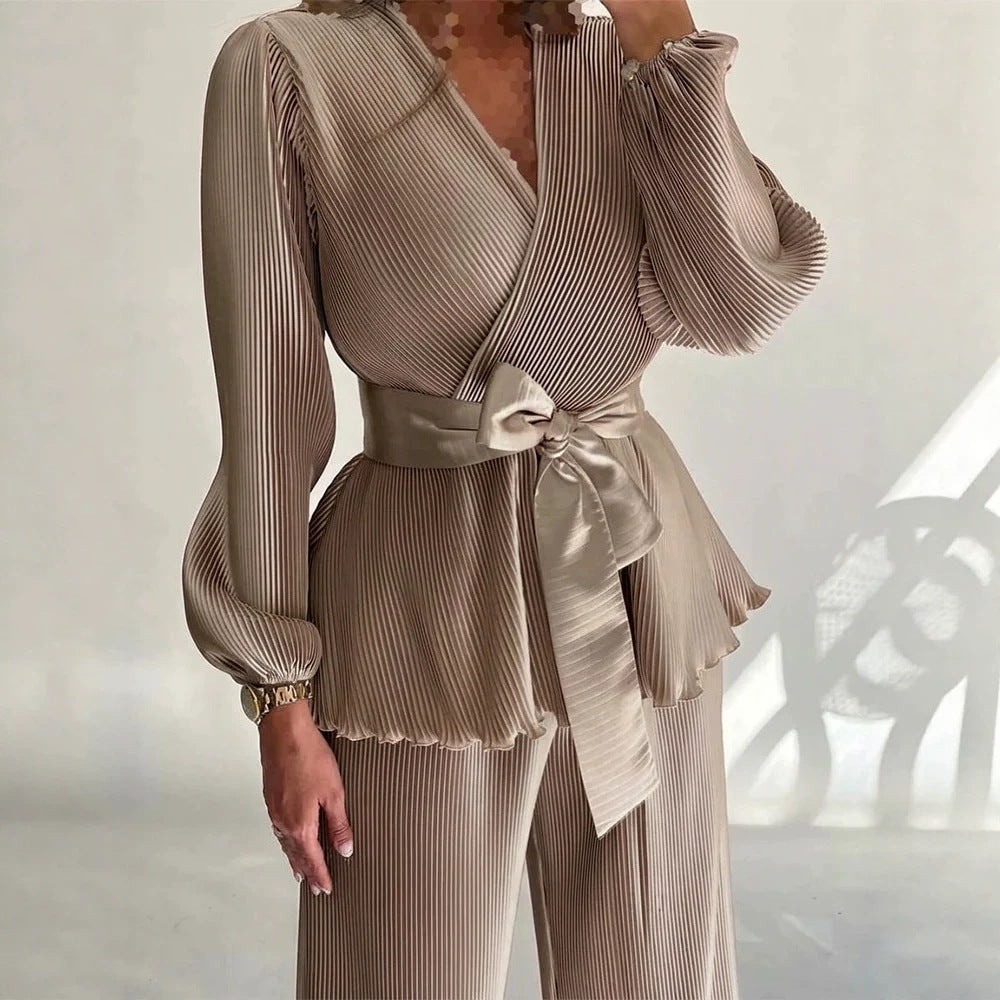 Eleganter Plissee-Jumpsuit mit Bindegürtel