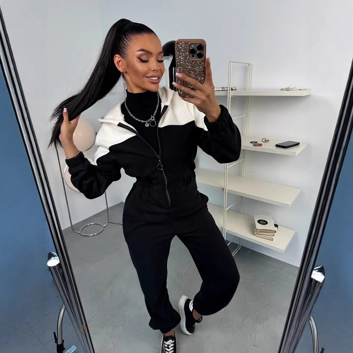 Gemütlicher Fleece-Jumpsuit mit Kapuze
