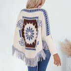 Damen eleganter Strickponcho mit kunstvollem Muster und fransigem Abschluss EB