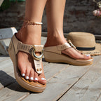 Damen Bequeme Riemchen-Sandalen mit ergonomischem Fußbett und dekorativem Ring EB