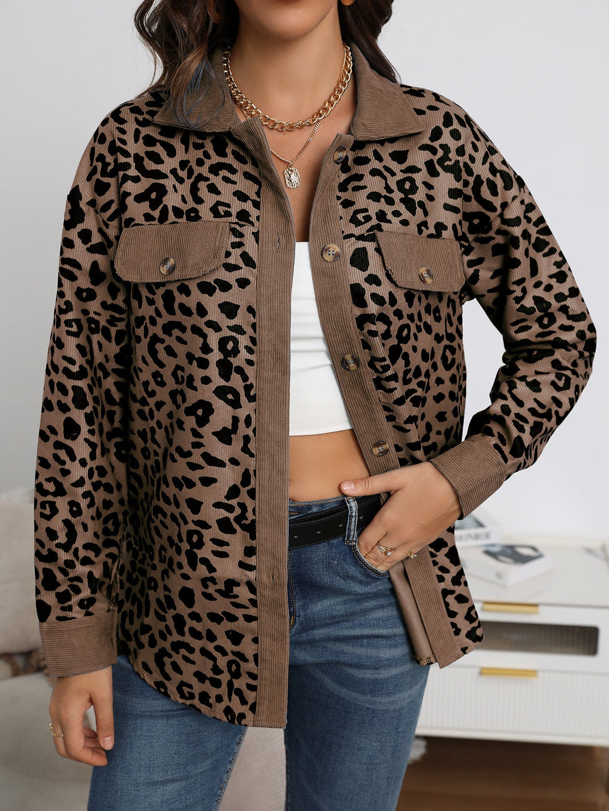 Damen Jacke im Leopardenmuster mit strukturiertem Stoff und praktischen Taschen EB