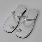 Damen Designer Zehentrenner-Sandalen mit modischem Metallic-Design und komfortablem Fußbett EB