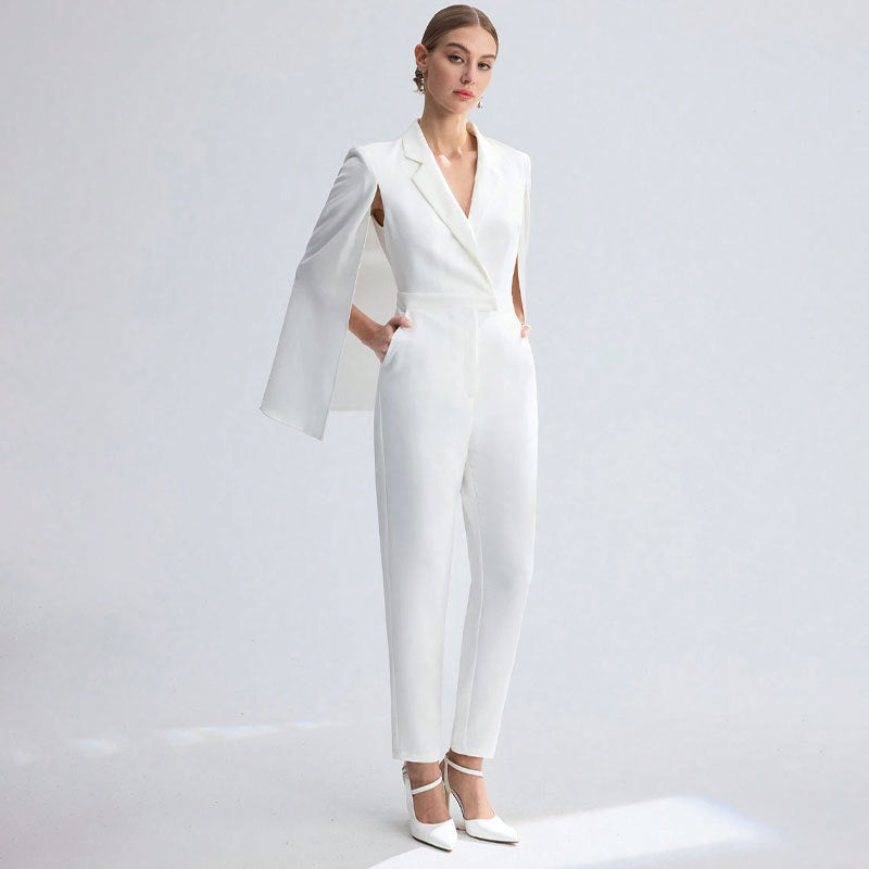 Eleganter Damen-Jumpsuit mit Cape-Detail