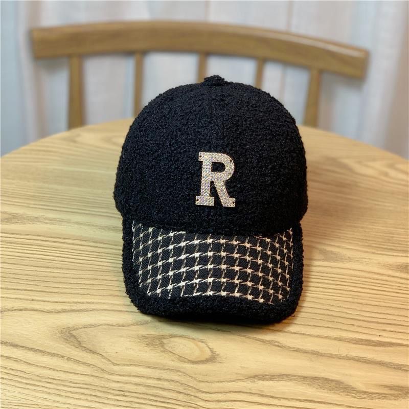 Flauschige Damen-Baseballkappe mit Textur