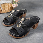 Damen bequeme Clogs mit modischem Cut-Out-Design und eleganter Applikation EB