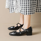 Damen Elegante Ballerinas mit verstellbarem Riemchen und komfortablem Blockabsatz EB