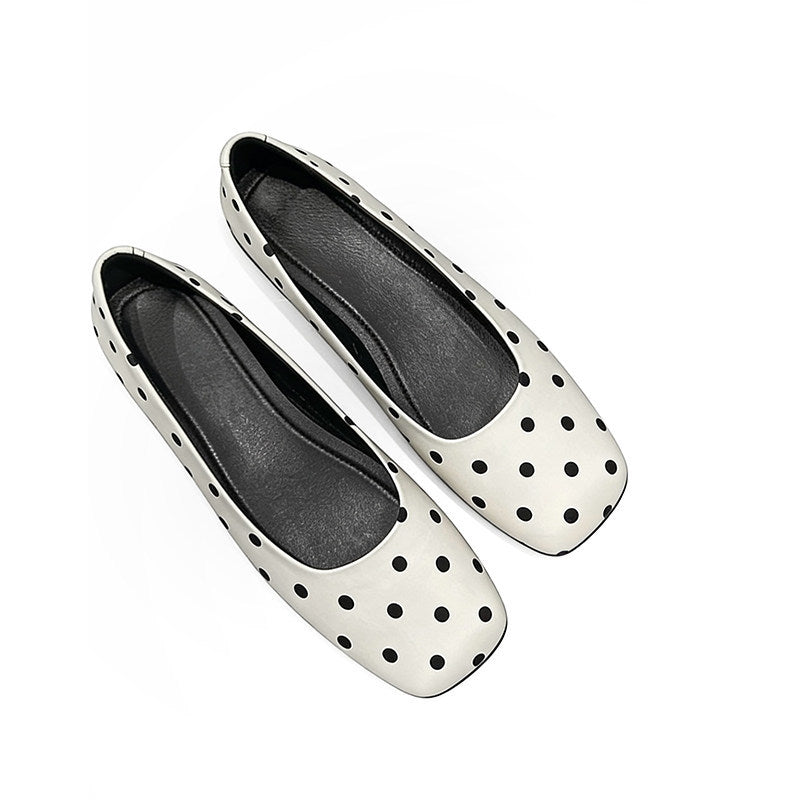 Damen elegante Ballerinas mit schickem Quadratfuß und glänzender Oberfläche EB