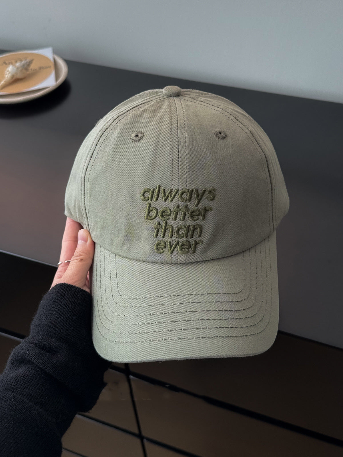 Bestickte Statement-Kappe