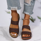 Damen Bequeme Leder-Sandalen mit dekorativem Lochmuster EB