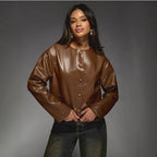 Damen Kunstlederjacke mit glänzendem Finish und dekorativen Knöpfen EB