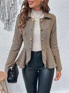 Damen Chic Tailored Blazerjacke mit asymmetrischem Saum und Knopfdetails EB