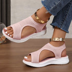 Damen Atmungsaktive Sandalen mit flexiblem Fußbett und modischen Cut-Outs EB