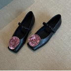 Damen Ballerina-Schuhe mit floralem Design und elegantem Riemen EB