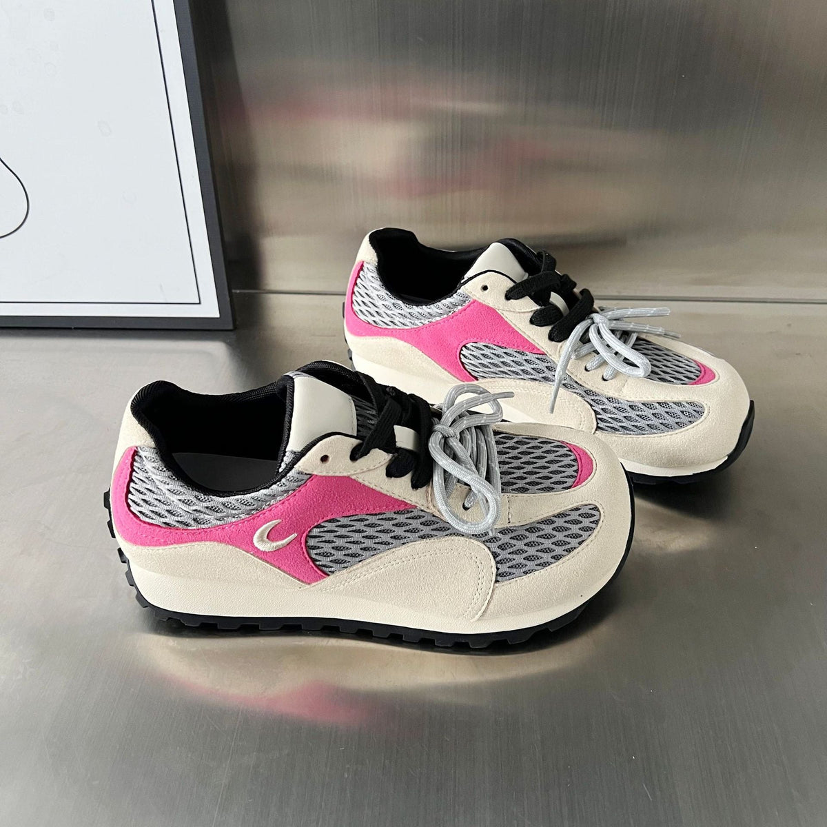 Damen Sportliche Schnürschuhe mit atmungsaktivem Mesh-Obermaterial und rutschfester Sohle EB