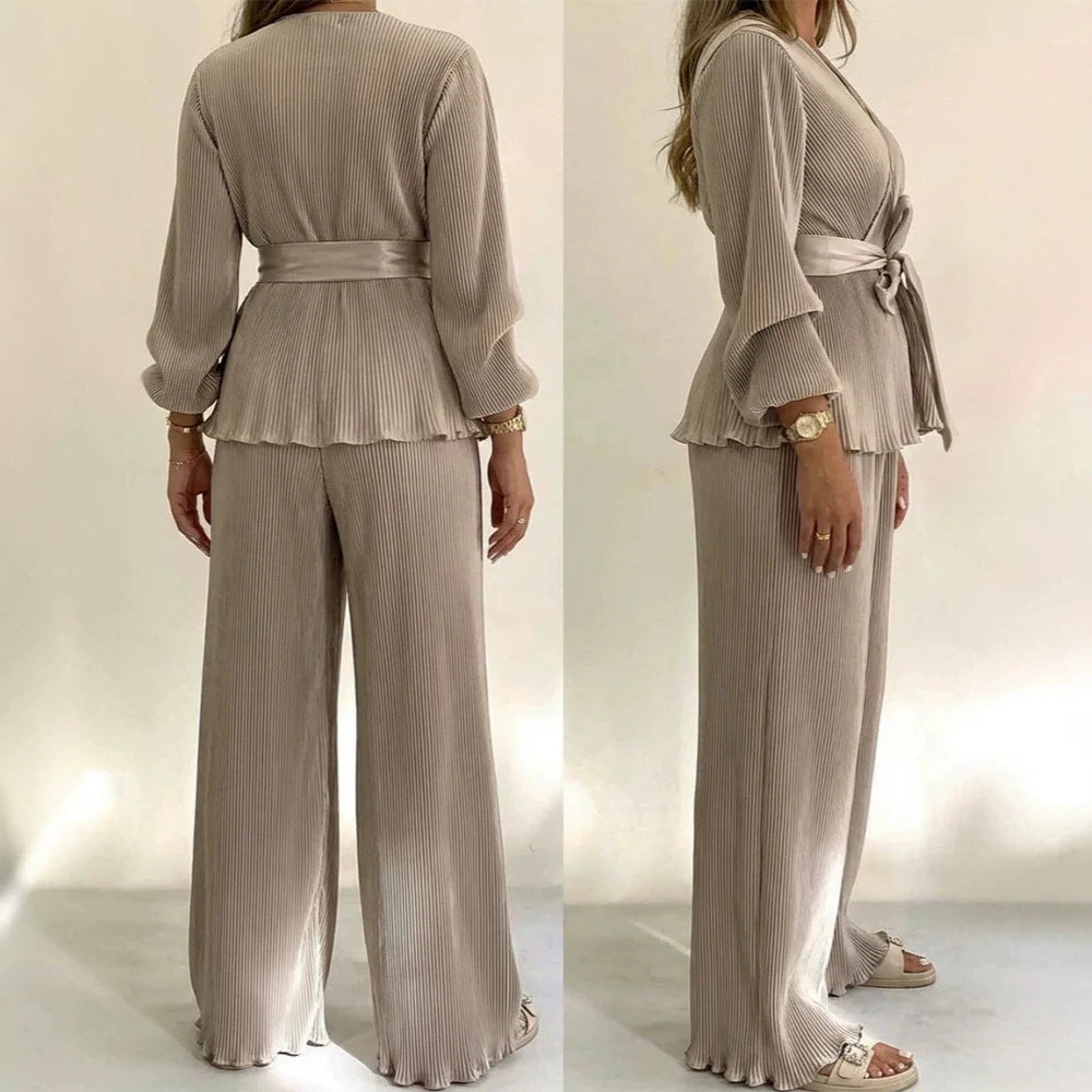 Eleganter Plissee-Jumpsuit mit Bindegürtel