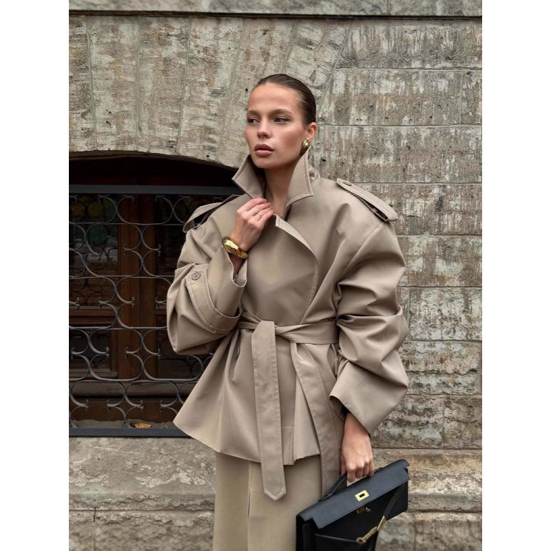 Damen Trenchcoat mit taillierbarem Gürtel und modischen Revers EB