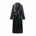 Damen Kunstleder-Trenchcoat mit elegantem Schnitt und taillierbarem Gürtel EB