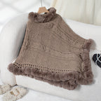 Damen kuscheliger Strickponcho mit samtigem Fellbesatz EB