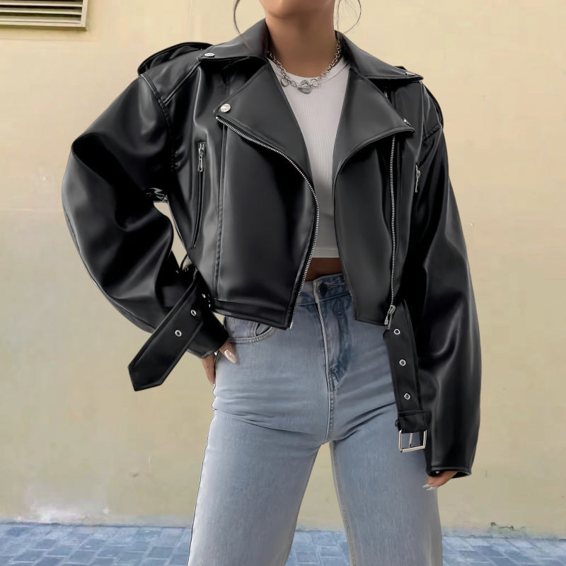 Damen Kunstleder Bikerjacke mit weitem Schnitt und umfangreichen Details EB