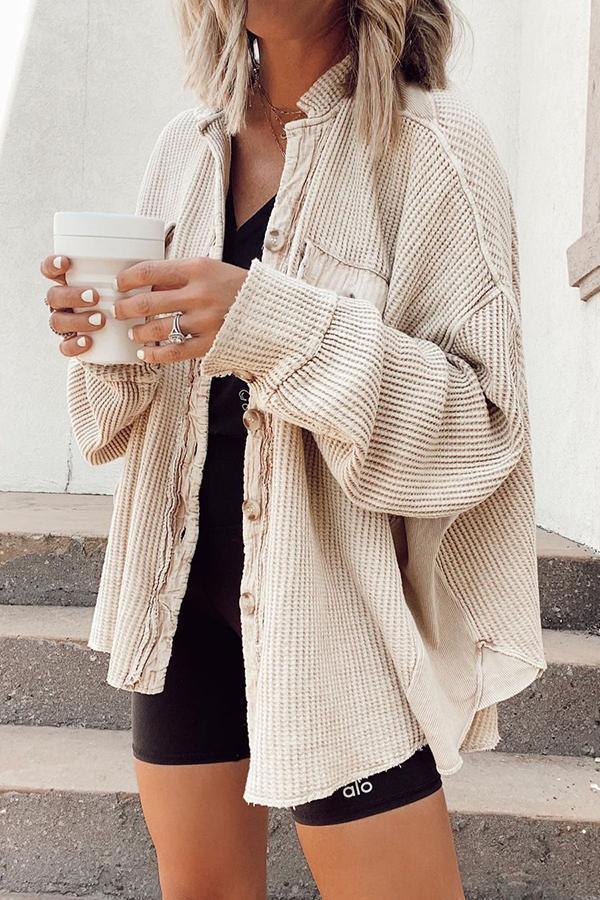 Damen Lässiges Overshirt mit Struktur und Druckknopfverschluss EB