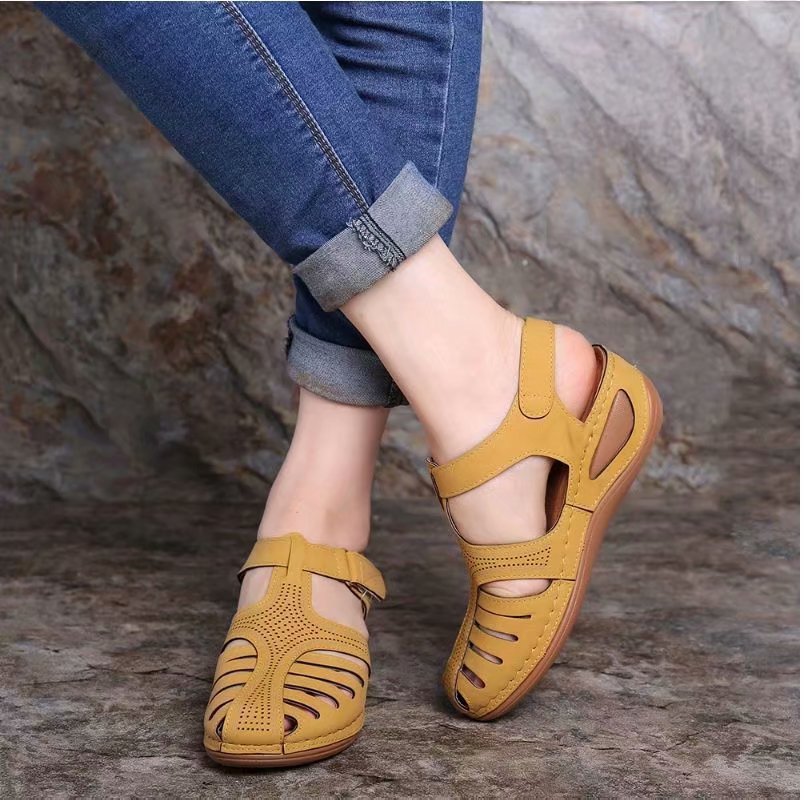 Damen bequeme Riemensandalen mit luftigen Einschnitten und verstellbarem Klettverschluss EB