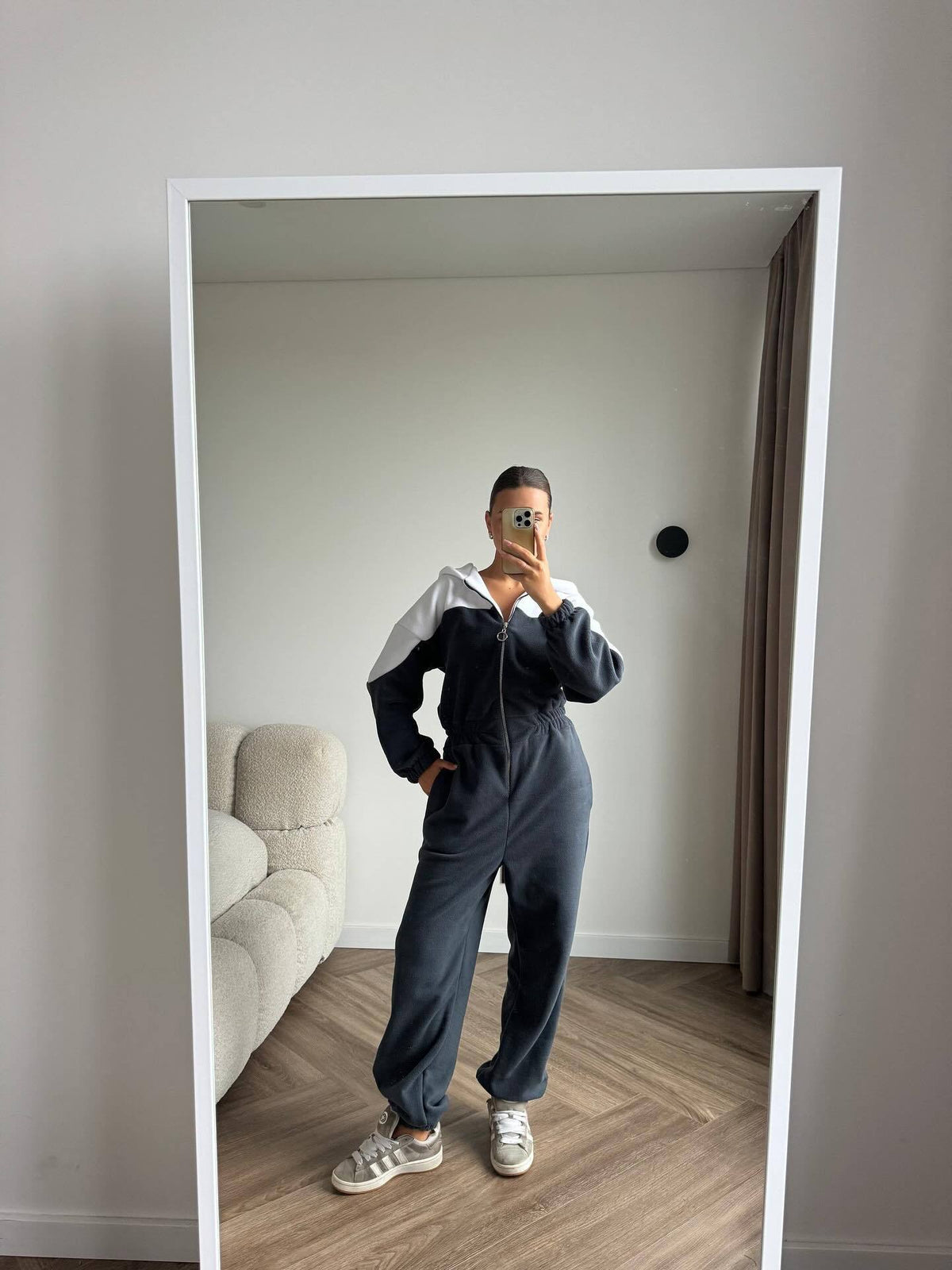 Gemütlicher Fleece-Jumpsuit mit Kapuze