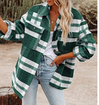 Damen Karierte Flanelljacke mit Lässigem Schnitt und Aufgesetzten Taschen EB