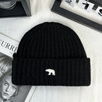 Dick gestrickte Mütze mit Bären-Aufnäher