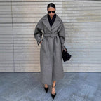 Damen Eleganter, taillierter Wollmantel mit Gürtel EB