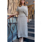 Damen Elegantes Maxikleid mit asymmetrischem Schnitt und strukturiertem Muster EB