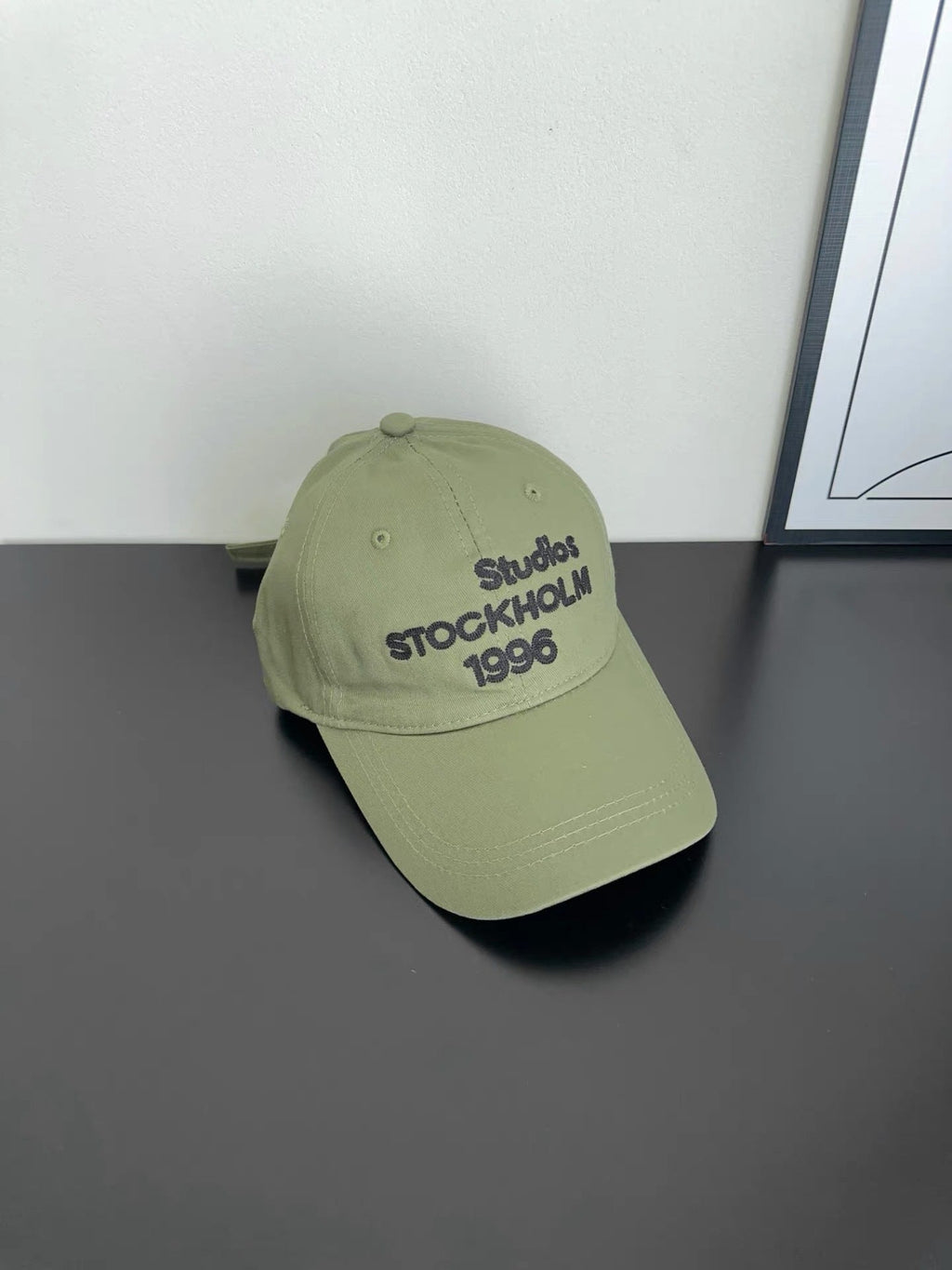 Stilvolle bestickte Baumwollkappe