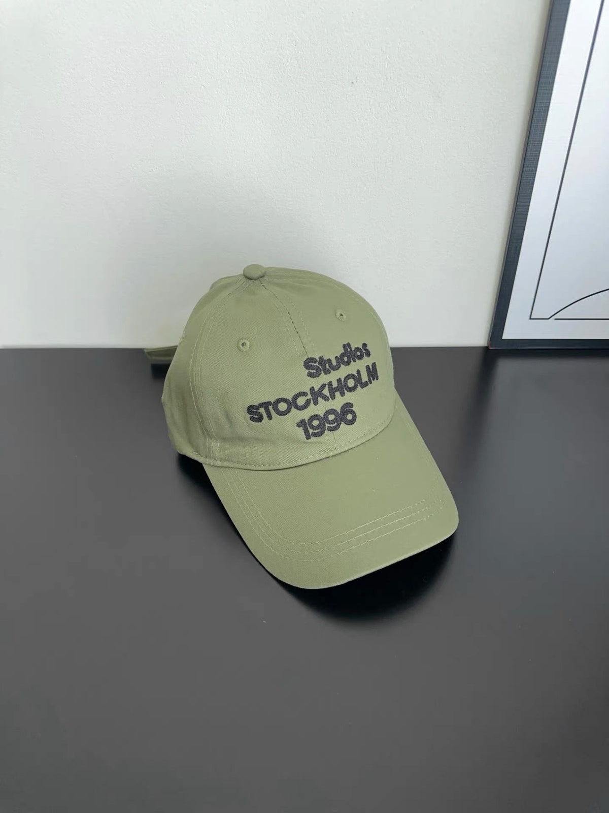 Stilvolle bestickte Baumwollkappe