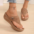 Damen Bequeme Zehentrenner-Sandalen mit Perlenschmuck und anatomischem Fußbett EB