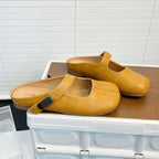 Damen Bequeme Clogs mit praktischem Riemenverschluss und ergonomischer Sohle EB
