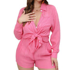 Zweiteiliges Sommer-Set mit Knotenbluse und High-Waist-Shorts
