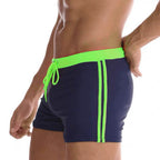 Herren Bade-Shorts mit peppigen Kontrastelementen EB