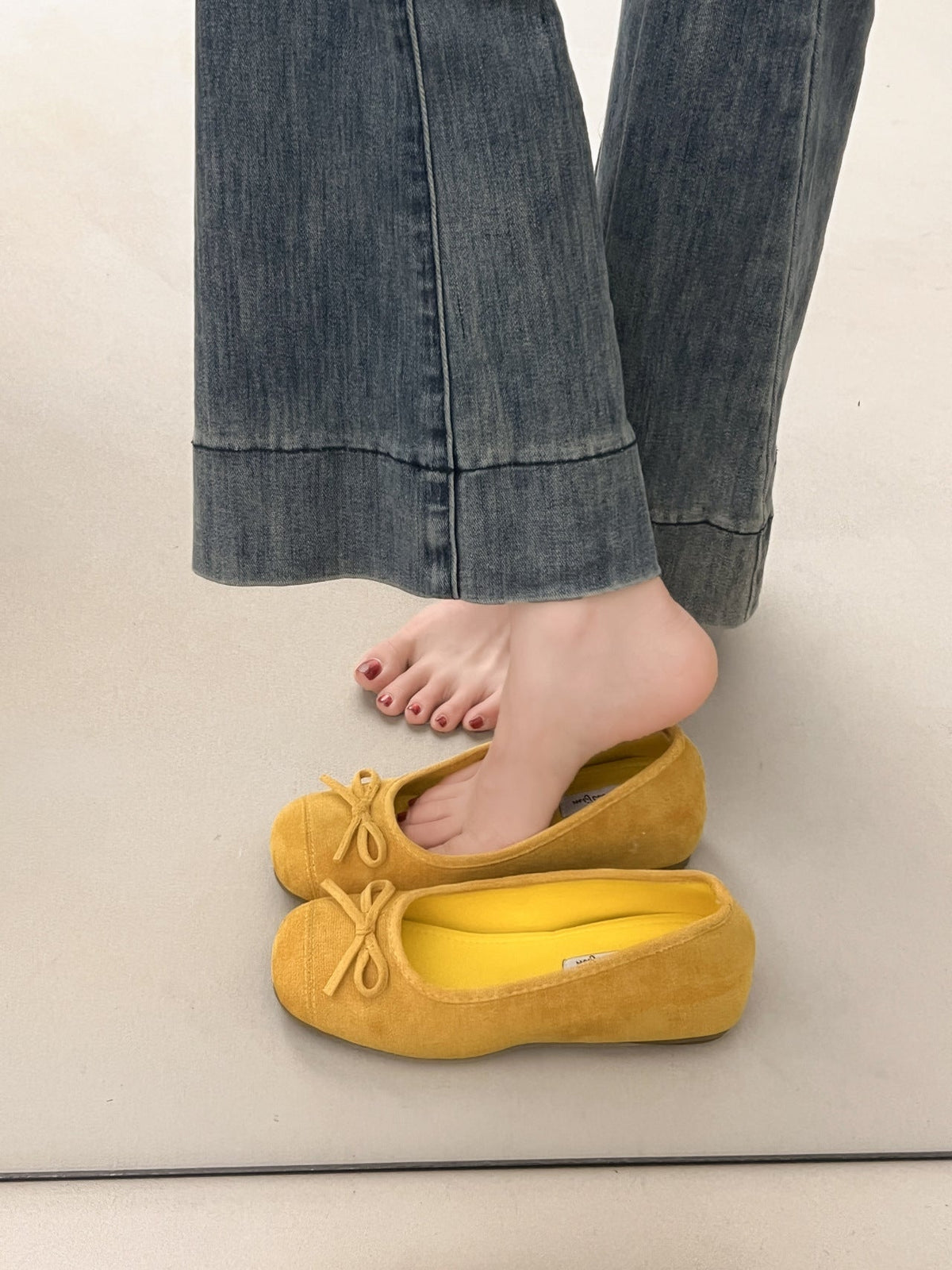 Damen Ballerinas mit zarter Schleifenapplikation und weichem Veloursleder EB