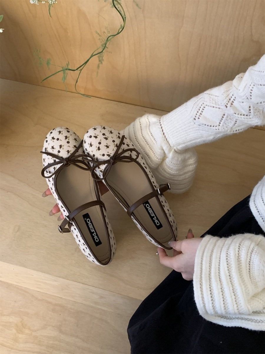 Damen Ballerinas mit zartem Riemchen und Blumenmuster EB