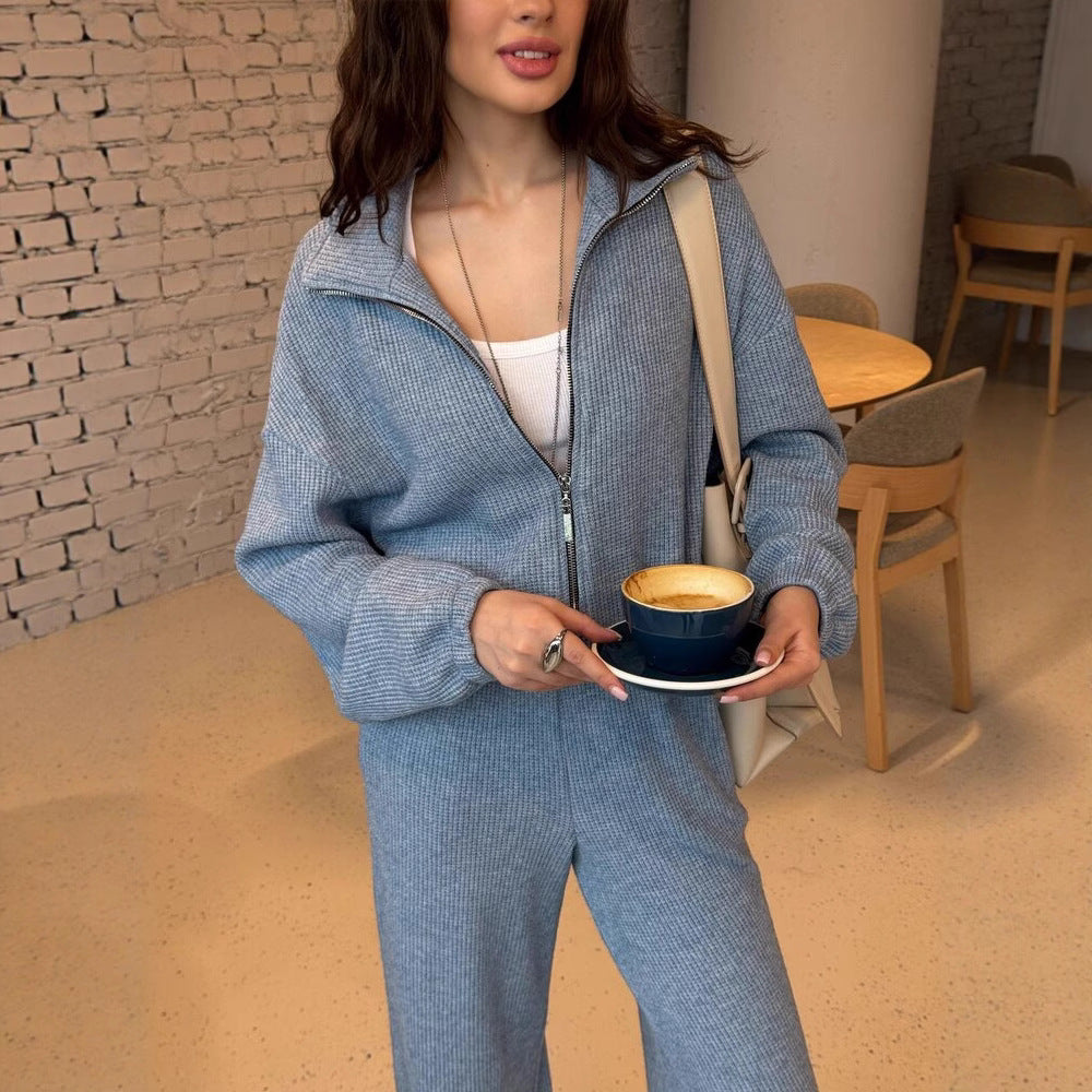 Gemütlicher Damen-Strick-Jumpsuit mit Reißverschluss und weitem Bein