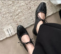 Damen Ballerina-Schuhe mit elegante Raffung und modischem Schnürdetail EB
