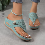Damen Bequeme Zehentrenner-Sandalen mit Perlenschmuck und anatomischem Fußbett EB