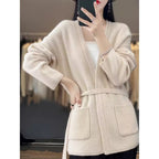 Damen bequeme Strickjacke mit Taillengürtel und Taschen EB