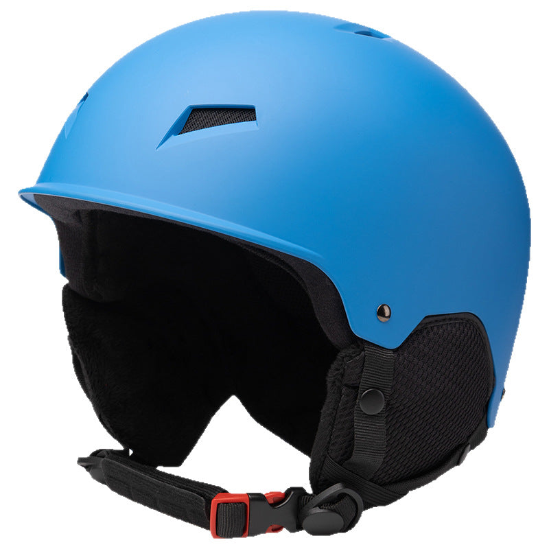 Protektiver Skihelm