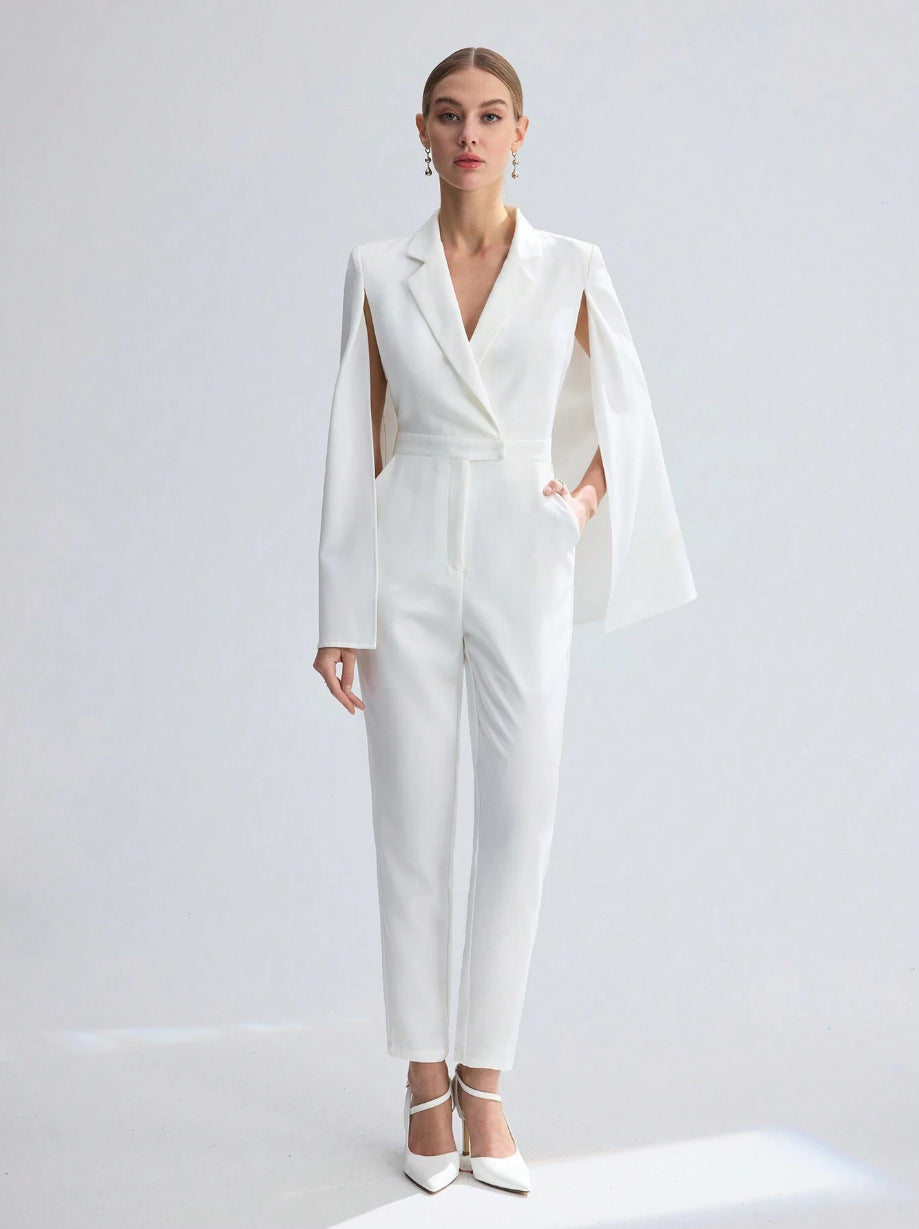 Eleganter Damen-Jumpsuit mit Cape-Detail