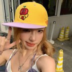 Verspielte bestickte Snapback-Kappe