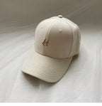 Minimalistische bestickte Kappe