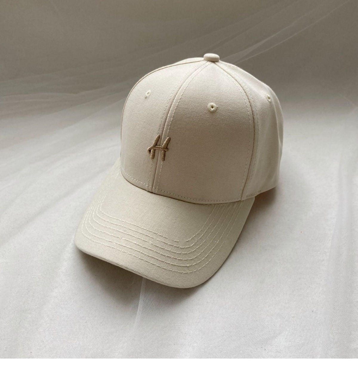 Minimalistische bestickte Kappe