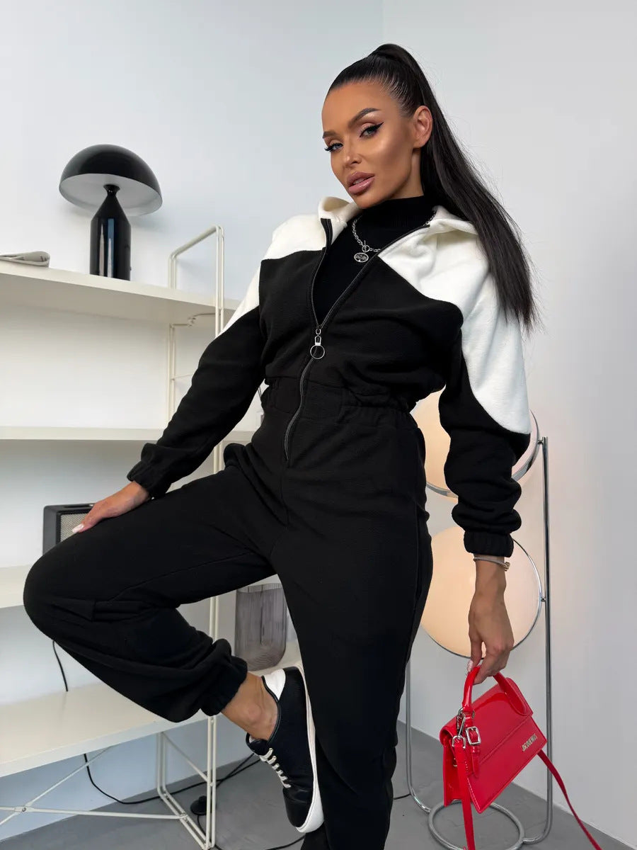 Gemütlicher Fleece-Jumpsuit mit Kapuze