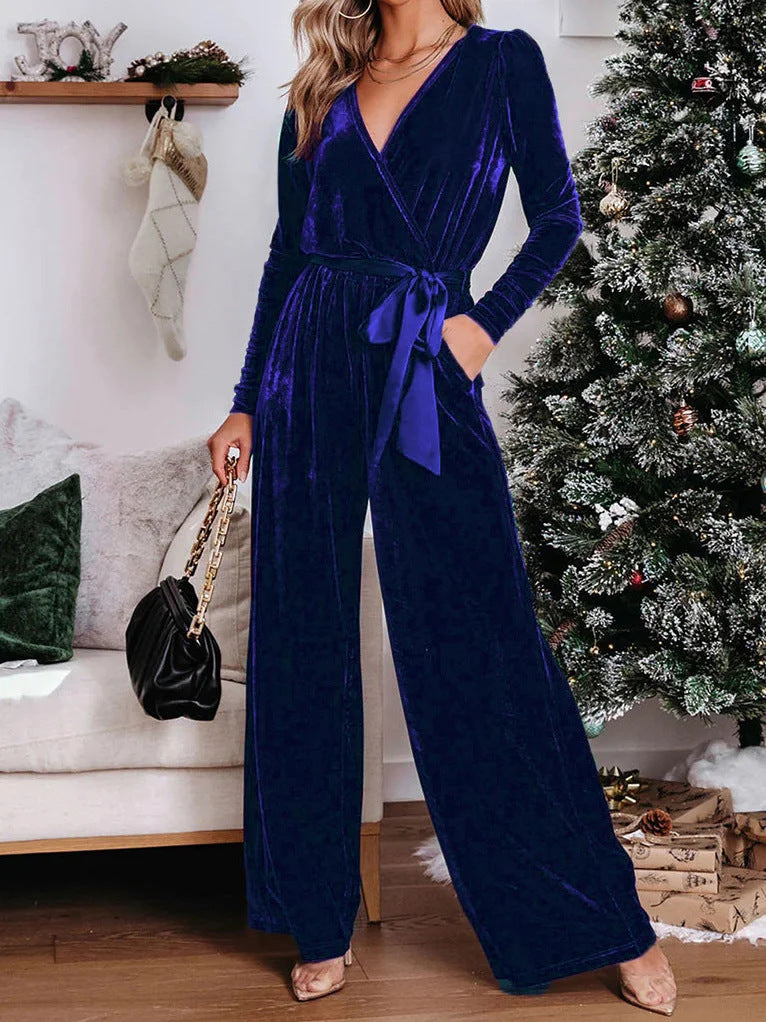 Eleganter Samt-Jumpsuit mit tiefem V-Ausschnitt